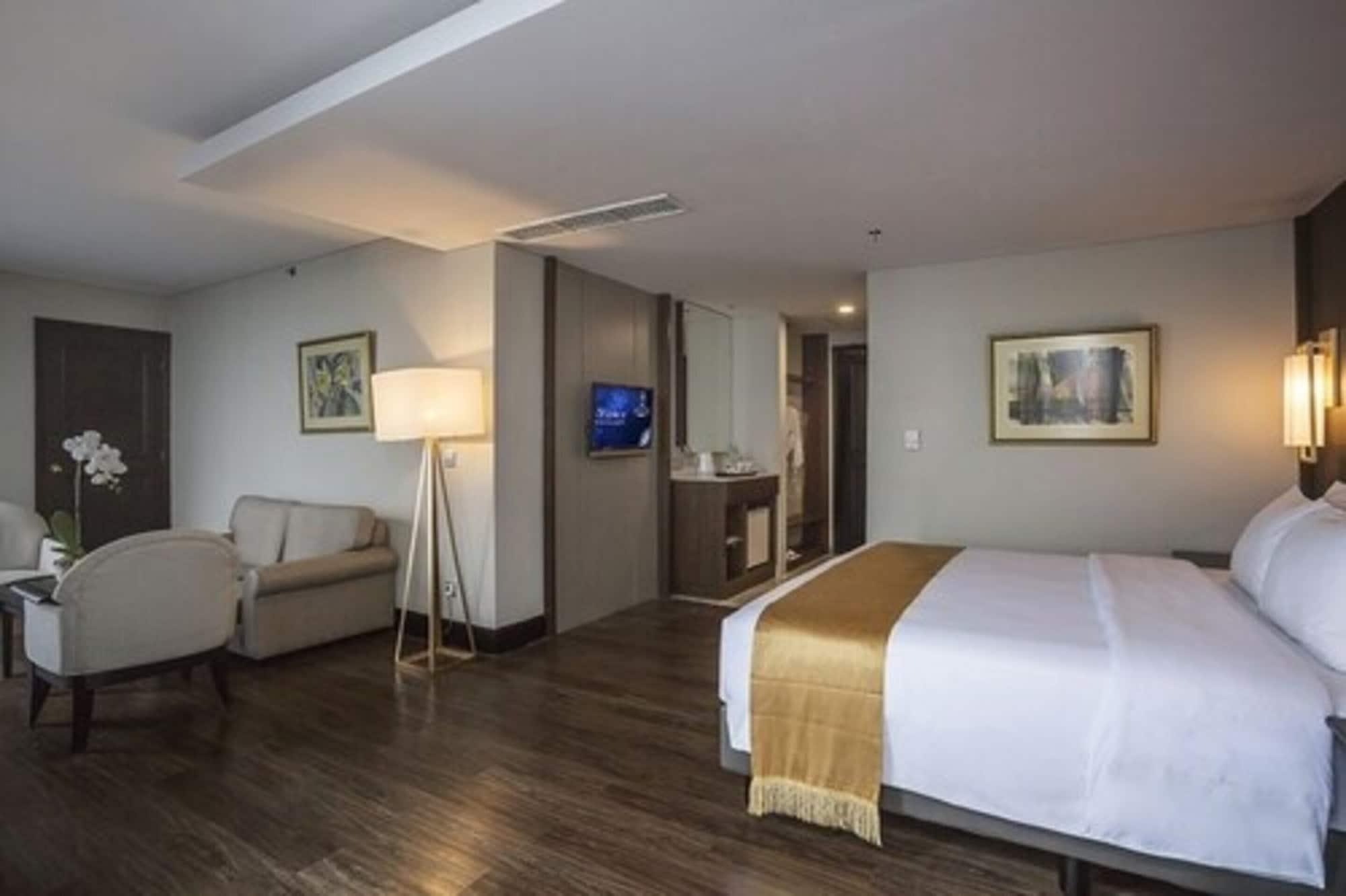 The Acacia Hotel Jakarta Exterior photo
