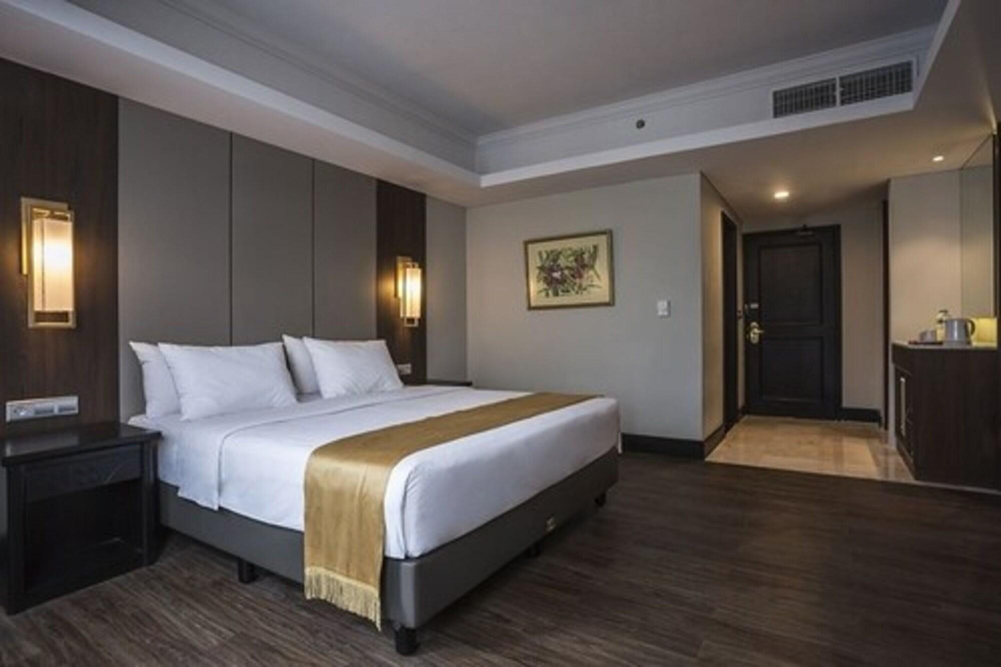 The Acacia Hotel Jakarta Exterior photo
