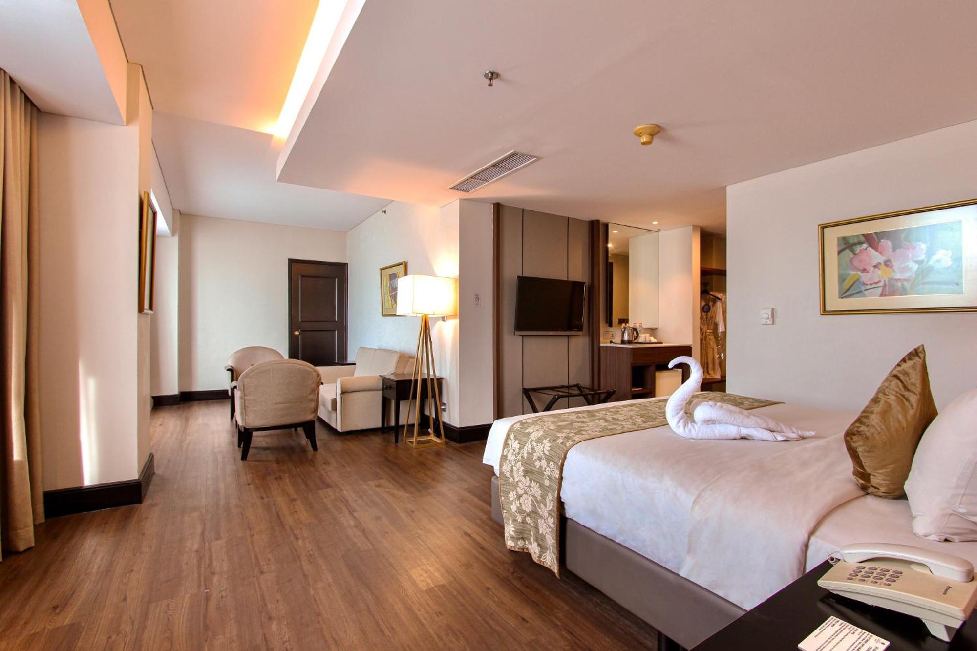 The Acacia Hotel Jakarta Exterior photo