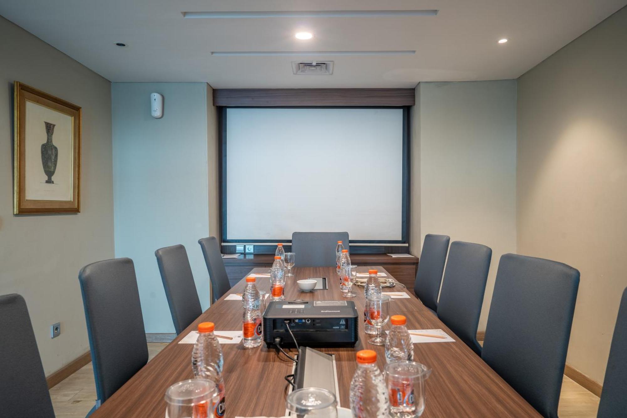 The Acacia Hotel Jakarta Exterior photo