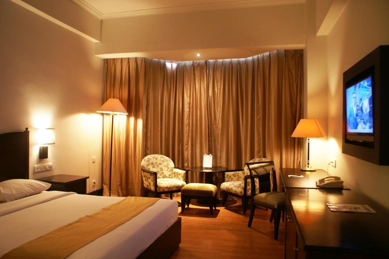 The Acacia Hotel Jakarta Exterior photo